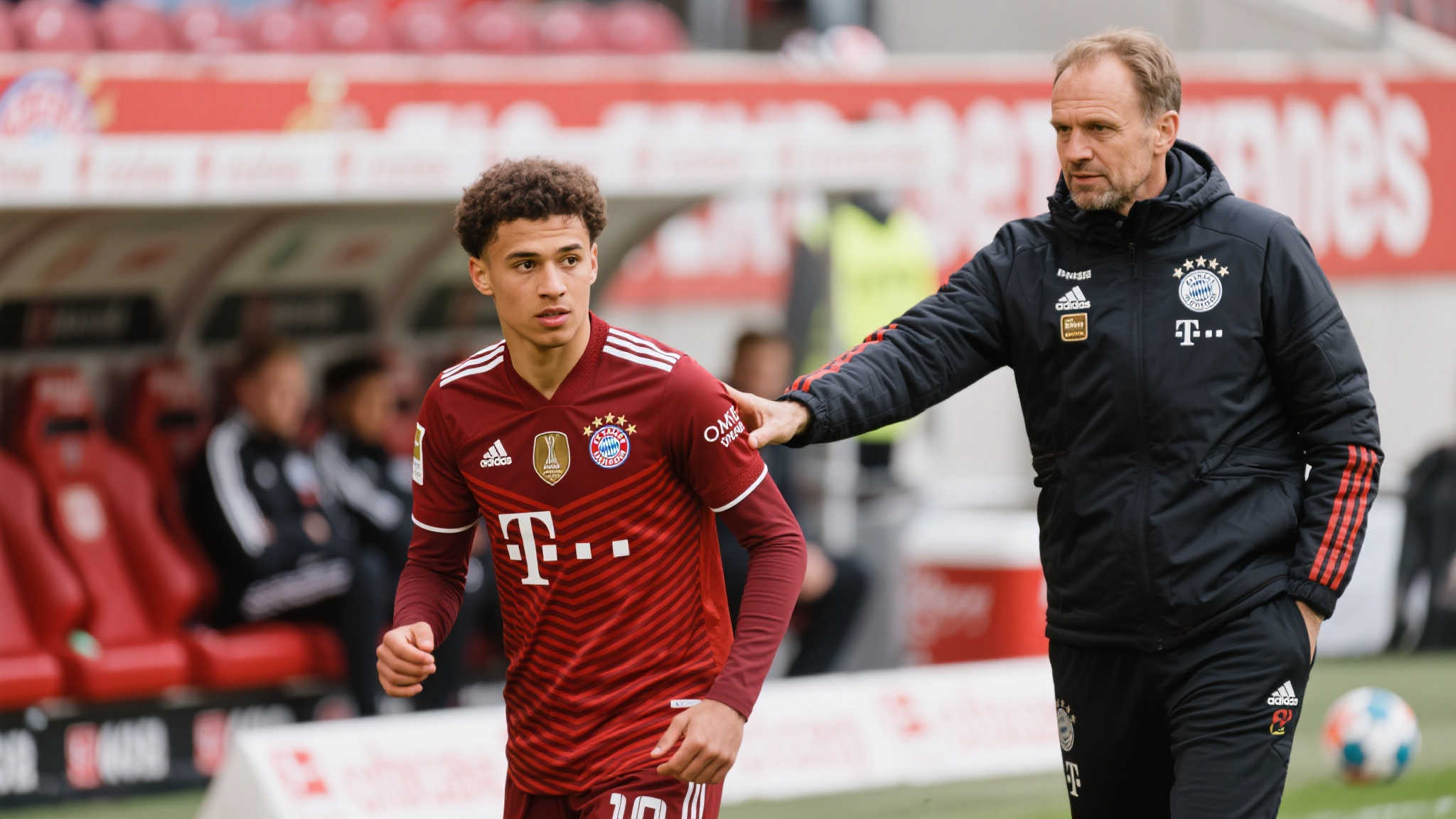 震撼转会!利物浦核心后卫以3500万英镑加盟德甲豪门,曾被热议 震撼转会!利物浦核心后卫以3500万英镑加盟德甲豪门,曾被热议